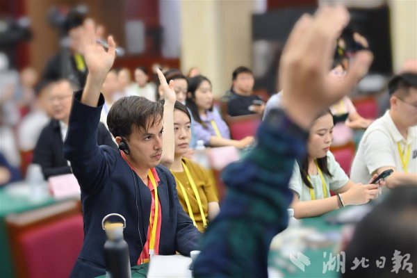 配资炒股配资开户 中外记者见面会上，3个关键词展现湖北在长江经济带高质量发展中奋勇争先